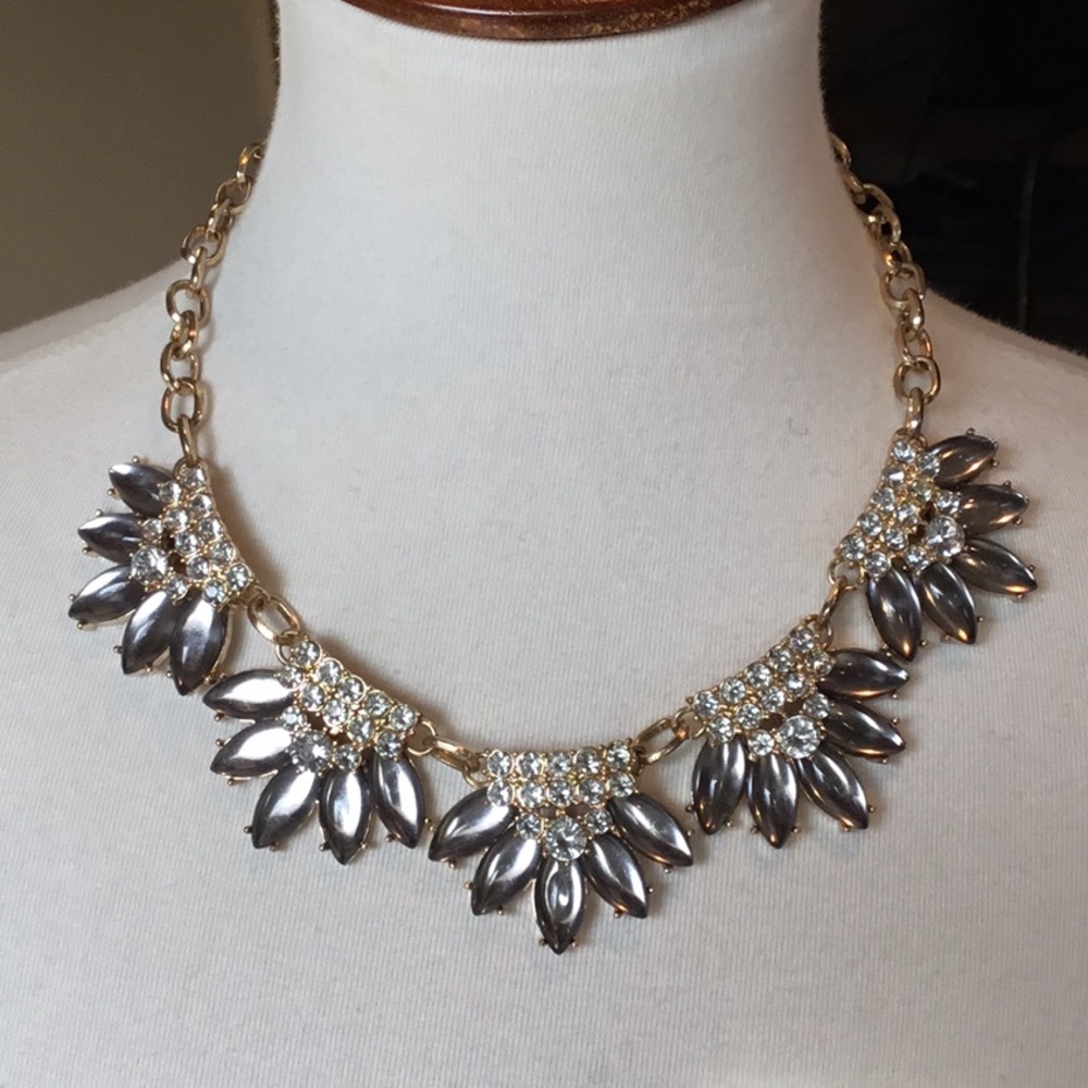 Sparkling clear stone & rhinestone statement necklace,gold tone chain,adj length